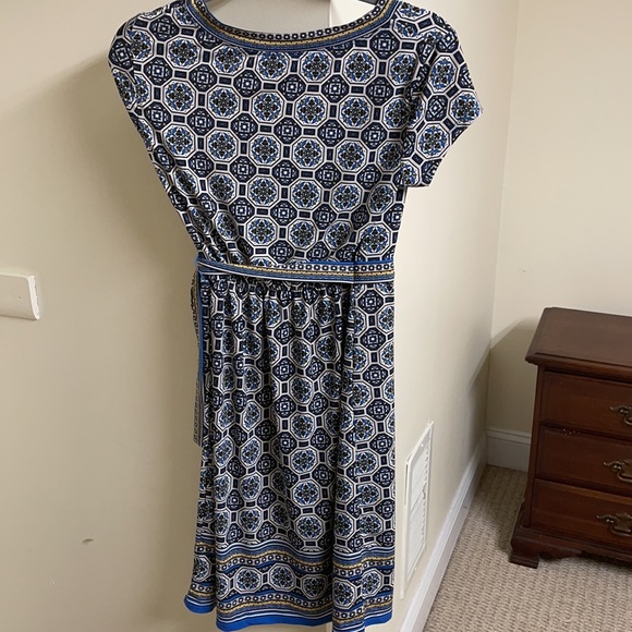 Patterned Dress - Picture 2 of 6